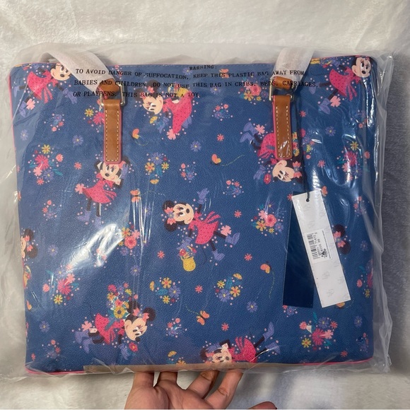 Epcot International Flower & Garden Festival 2021 Dooney & Bourke Tote NWT - Picture 7 of 8